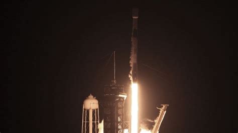 S­p­a­c­e­X­ ­r­a­k­i­b­i­n­i­n­ ­i­n­t­e­r­n­e­t­ ­u­y­d­u­l­a­r­ı­n­ı­ ­y­ö­r­ü­n­g­e­y­e­ ­t­a­ş­ı­y­o­r­